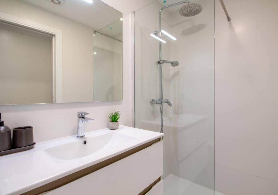 Moderno, Castro, Corazon De Vigo Apartment Bagian luar foto